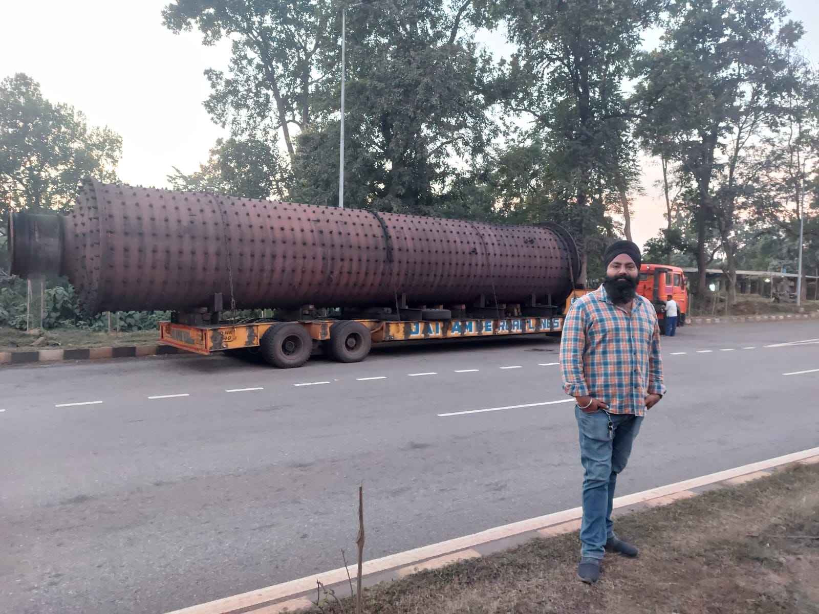 Ball mill with person JARL