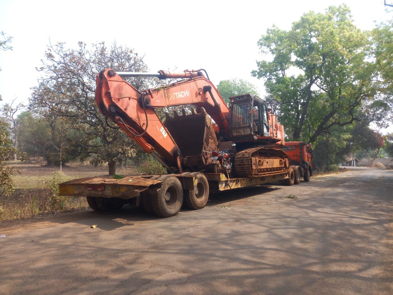 Hitachi excavator lowbed