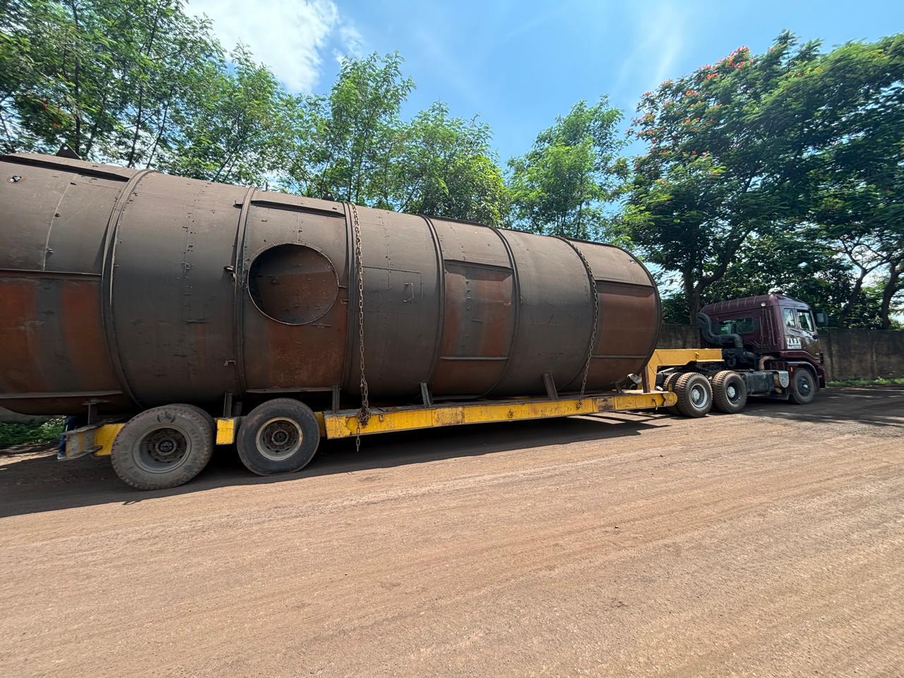 Cylindrical vessel lowbed